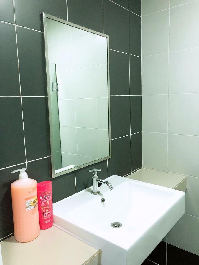 شقة Heart Of Petaling Jaya Near Lrt Line 5 المظهر الخارجي الصورة